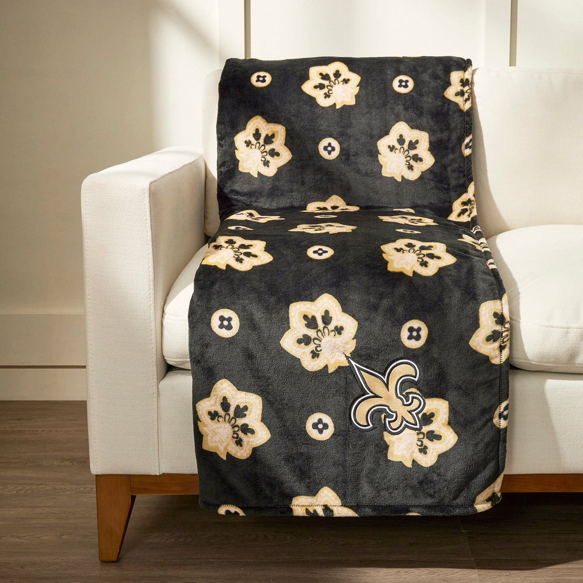 NFL Oversized Throw Blanket in New Orleans Saints Bandana