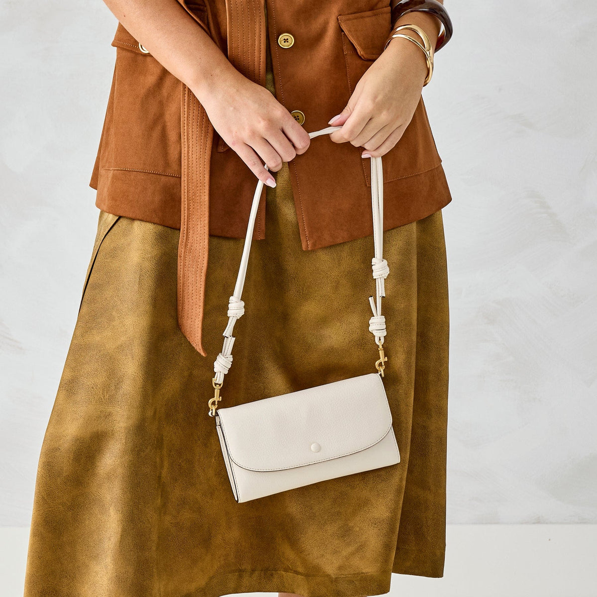 Wildwood Wallet Crossbody Bag in Cottage Cream
