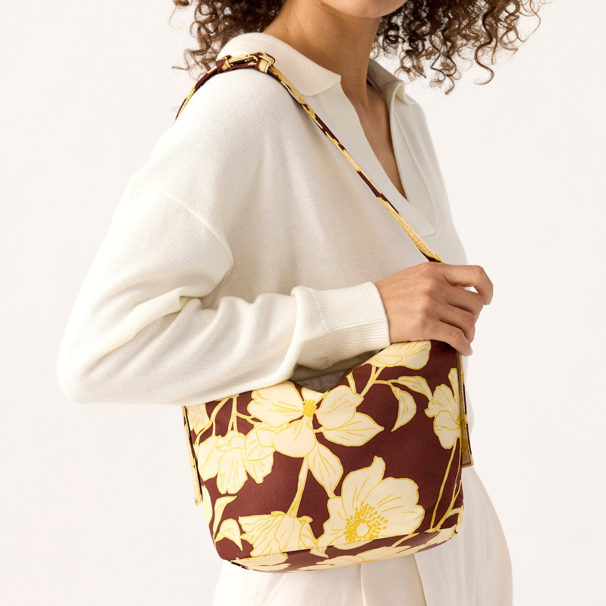Astoria Shoulder Bag in Scattered Anemones