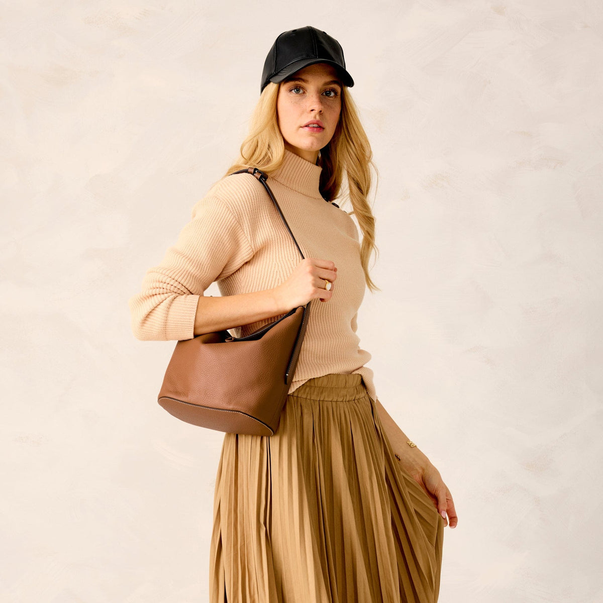 Leather Astoria Shoulder Bag in Roasted Pecan