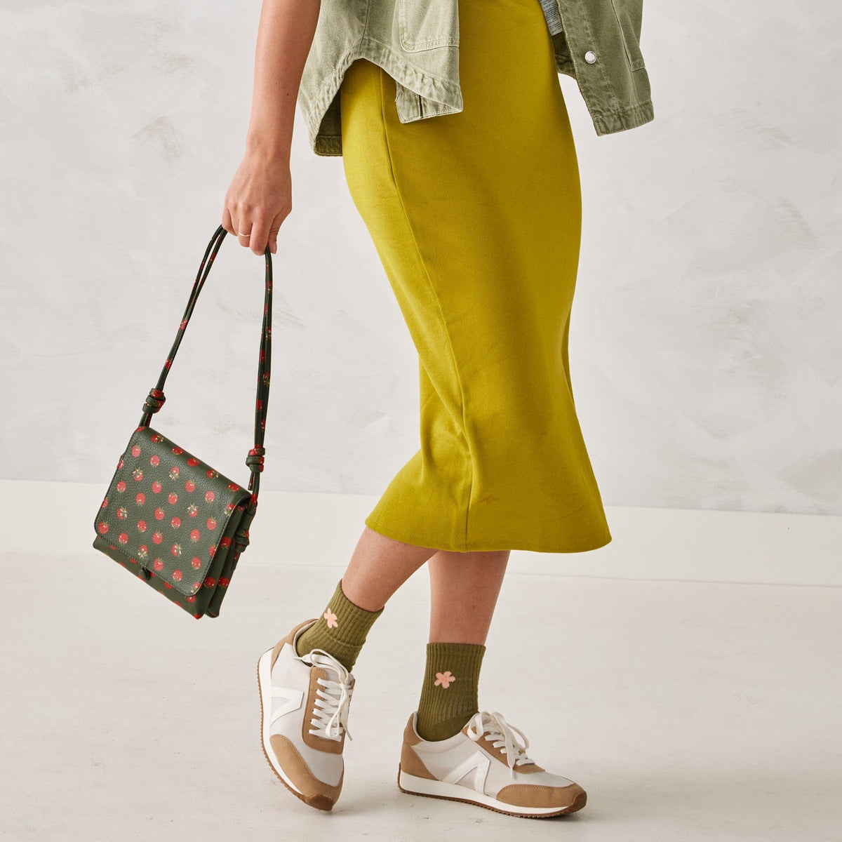 Baird Hipster Crossbody Bag in Tiny Tomatoes