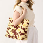 Original Zip Tote Bag in Scattered Anemones