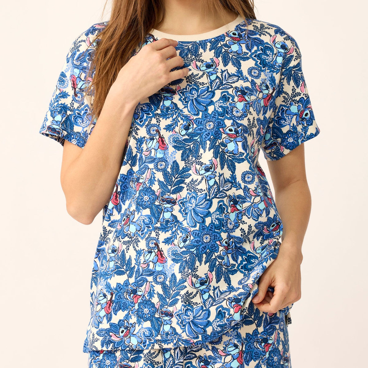 Disney Short-Sleeved Pajama Shirt in Stitch Leafy Blooms