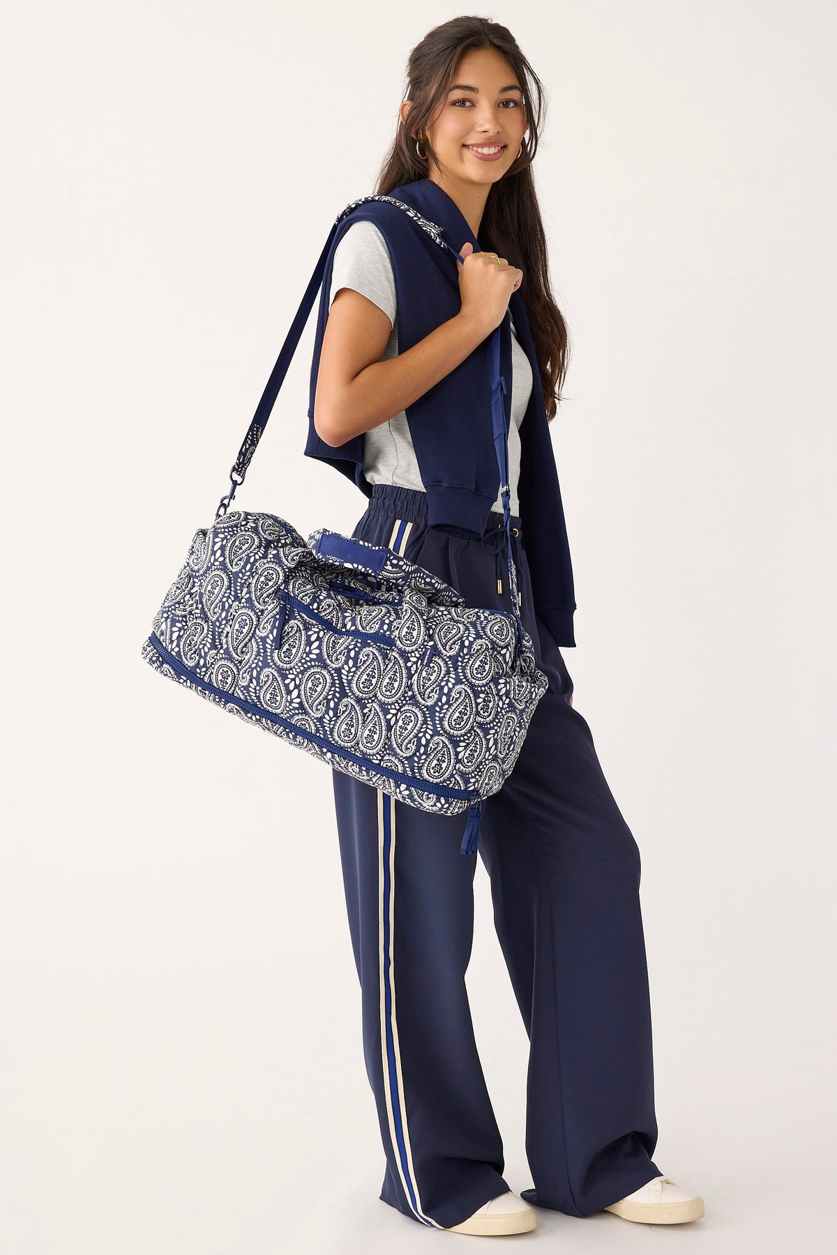 Hollyhill Duffel in Waves Paisley